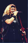 Singer.jpg (84208 bytes)
